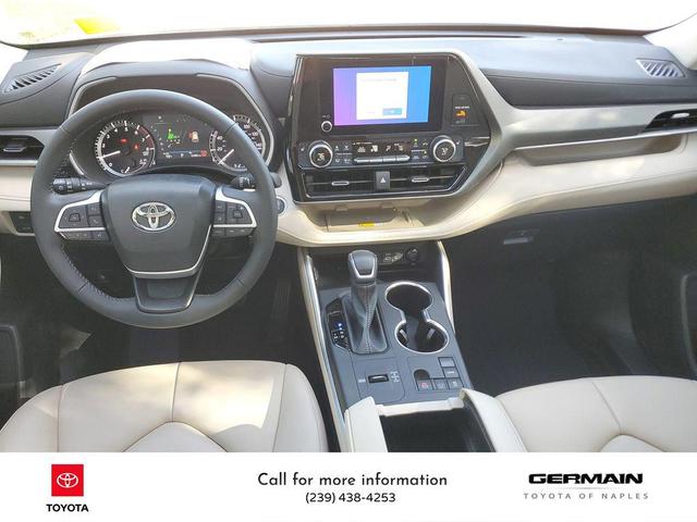Photo of 2024 Wind Chill Pearl Toyota Highlander