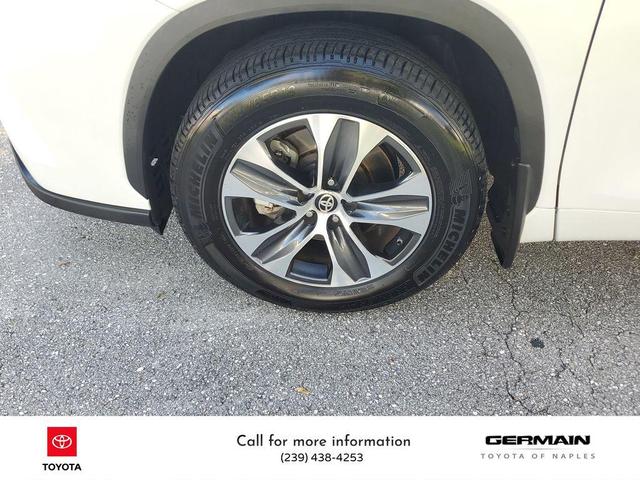 Photo of 2024 Wind Chill Pearl Toyota Highlander