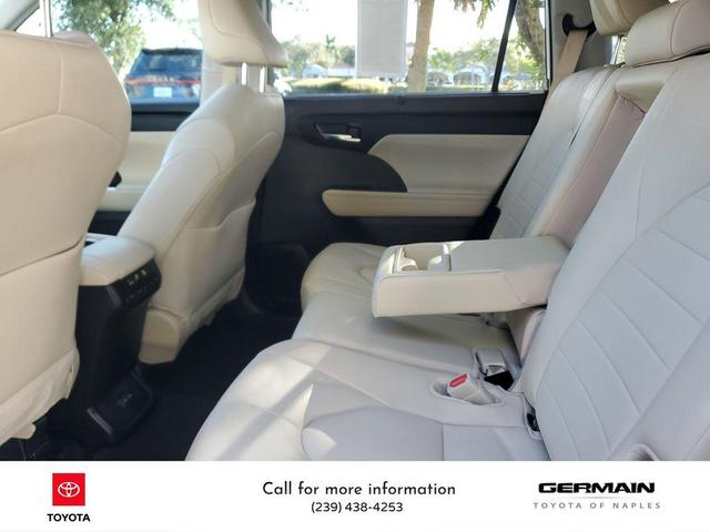 Photo of 2024 Wind Chill Pearl Toyota Highlander