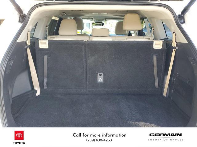 Photo of 2024 Wind Chill Pearl Toyota Highlander
