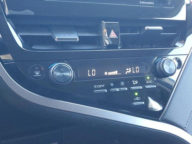 Photo of 2023 Ice Cap Toyota Camry