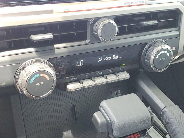 Photo of 2025 Ice Cap Toyota Tacoma