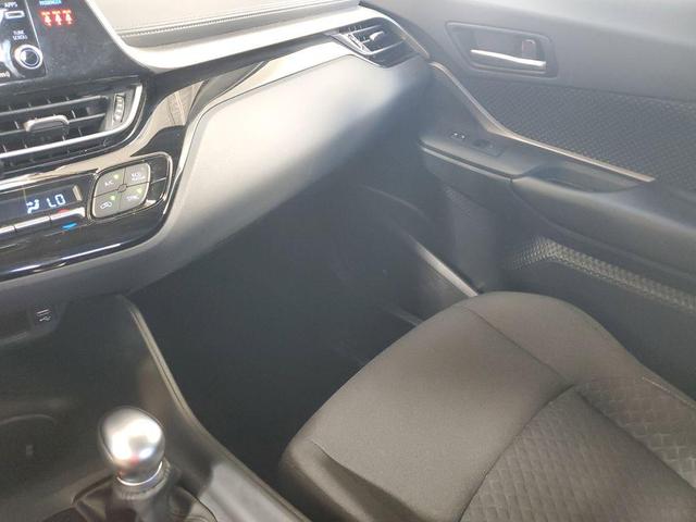 Photo of 2020 Blizzard Pearl Toyota C-HR