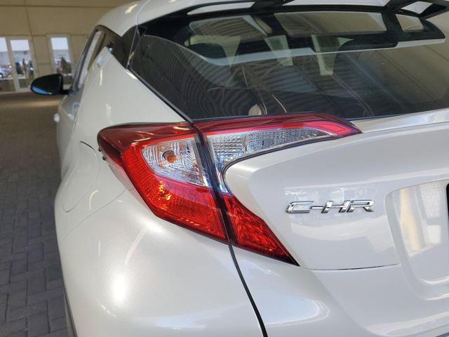 Photo of 2020 Blizzard Pearl Toyota C-HR