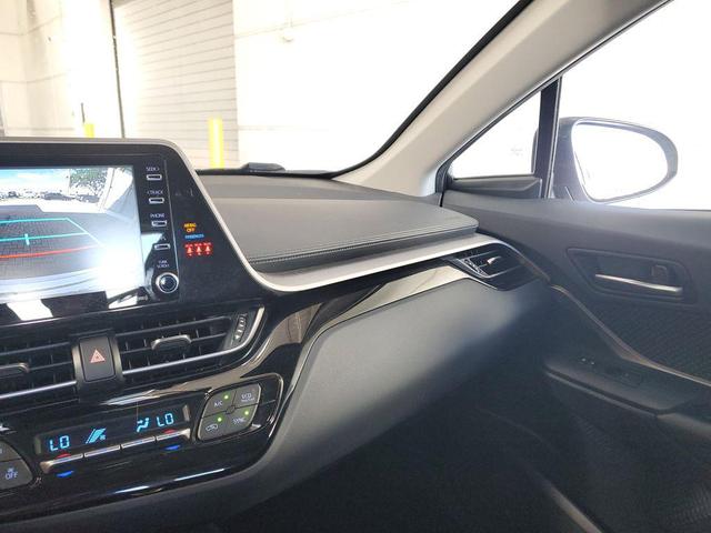 Photo of 2020 Blizzard Pearl Toyota C-HR
