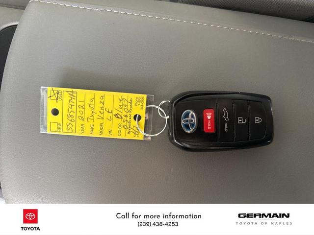Photo of 2021 Coastal Gray Metallic Toyota Venza