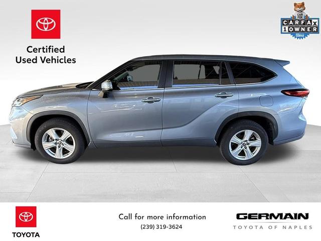 Photo of 2023 Moon Dust Toyota Highlander Hybrid
