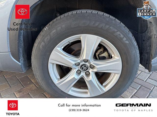 Photo of 2023 Moon Dust Toyota Highlander Hybrid