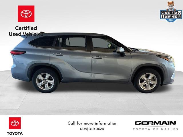 Photo of 2023 Moon Dust Toyota Highlander Hybrid