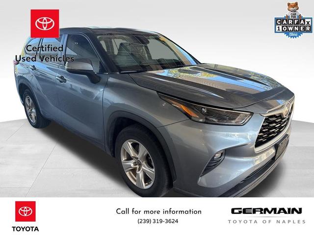 Photo of 2023 Moon Dust Toyota Highlander Hybrid