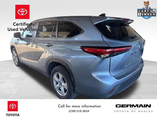 Photo of 2023 Moon Dust Toyota Highlander Hybrid