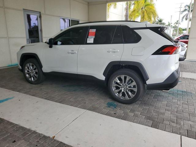 Photo of 2025 Wind Chill Pearl Toyota RAV4