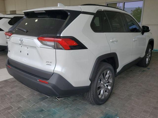 Photo of 2025 Wind Chill Pearl Toyota RAV4