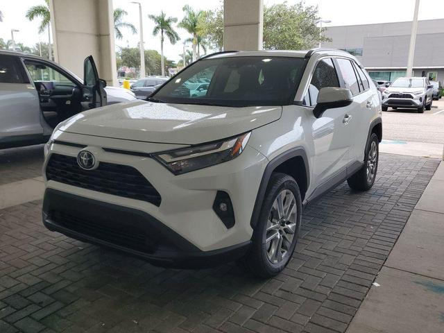 Photo of 2025 Wind Chill Pearl Toyota RAV4