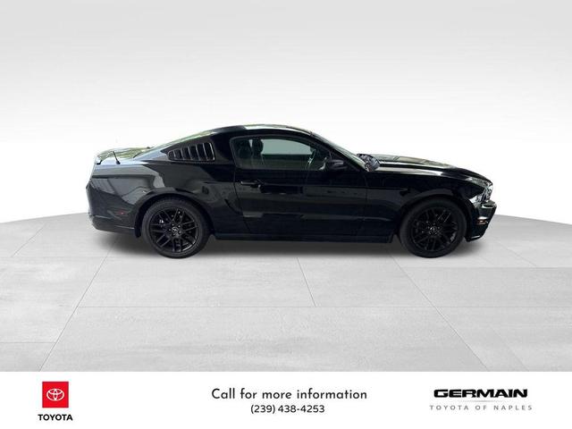 Photo of 2014 Black Ford Mustang