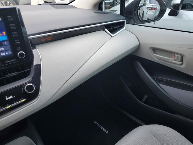 Photo of 2022 White Toyota Corolla
