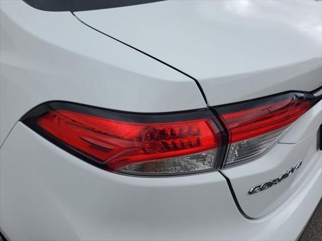Photo of 2022 White Toyota Corolla