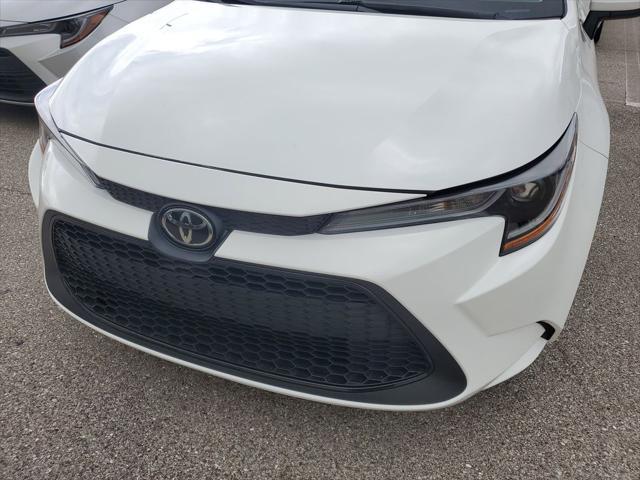 Photo of 2022 White Toyota Corolla