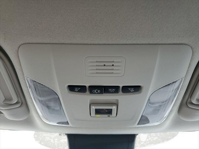 Photo of 2022 White Toyota Corolla
