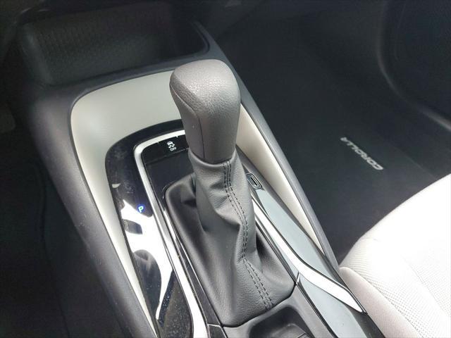 Photo of 2022 White Toyota Corolla