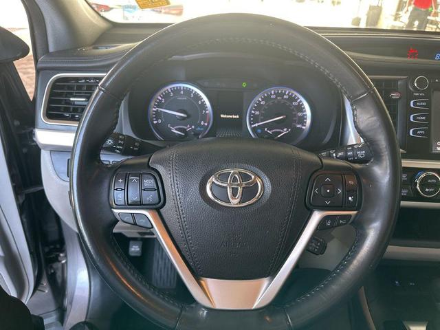 Photo of 2019 Predawn Gray Mica Toyota Highlander