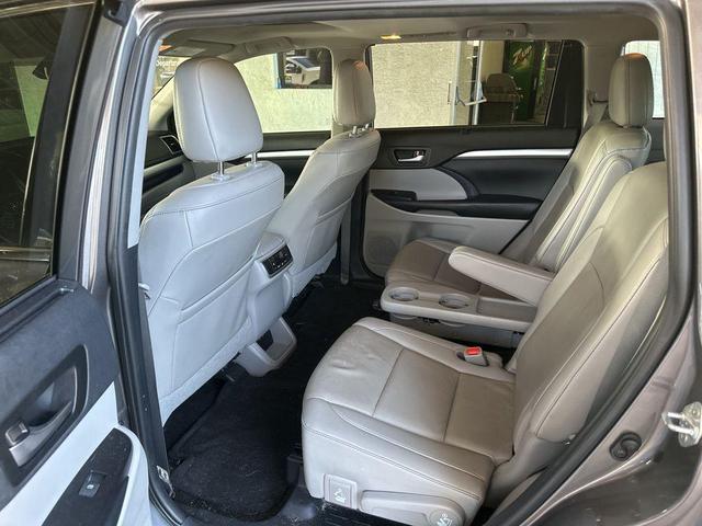 Photo of 2019 Predawn Gray Mica Toyota Highlander
