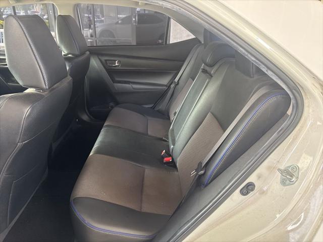 Photo of 2019 Super White Toyota Corolla