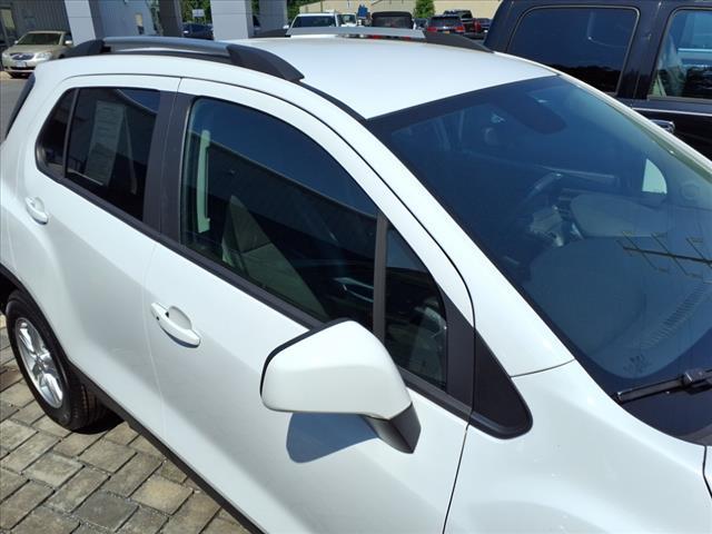 Photo of 2022 Summit White Chevrolet Trax