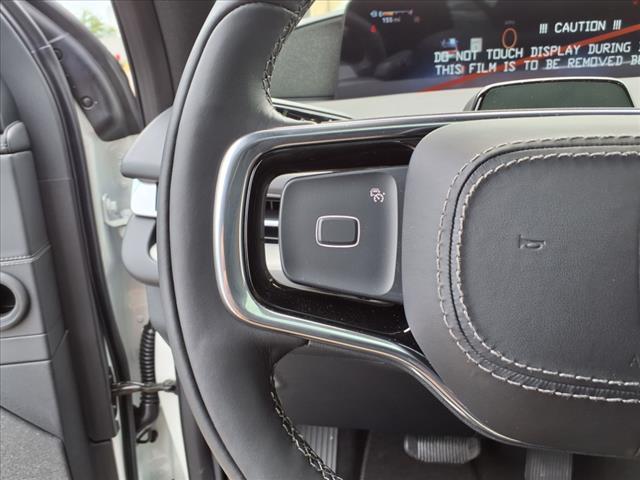 Photo of 2025 White Lincoln Navigator
