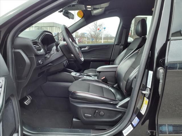 Photo of 2024 Black Metallic Ford Escape