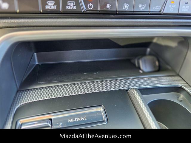 Photo of 2025 Platinum Quartz Metallic Mazda CX-90