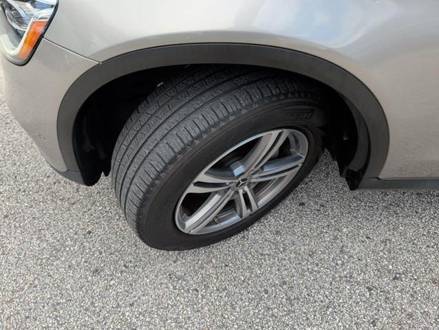 Photo of 2022 Mojave Silver Metallic Mercedes-Benz GLC 300