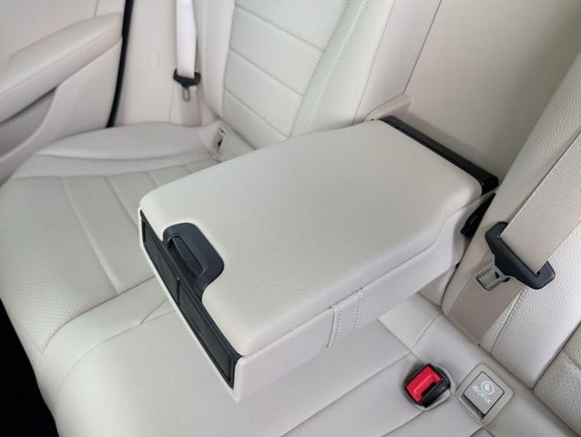 Photo of 2022 Mojave Silver Metallic Mercedes-Benz GLC 300