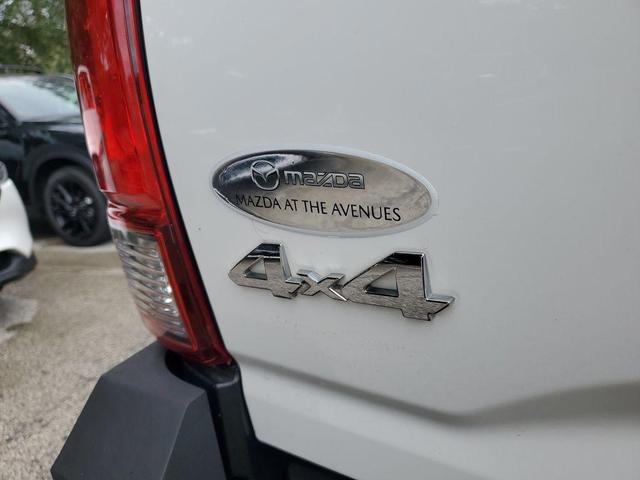 Photo of 2020 Super White Toyota Tacoma