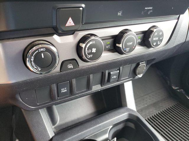 Photo of 2020 Super White Toyota Tacoma