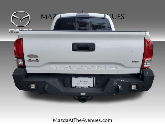 Photo of 2020 Super White Toyota Tacoma