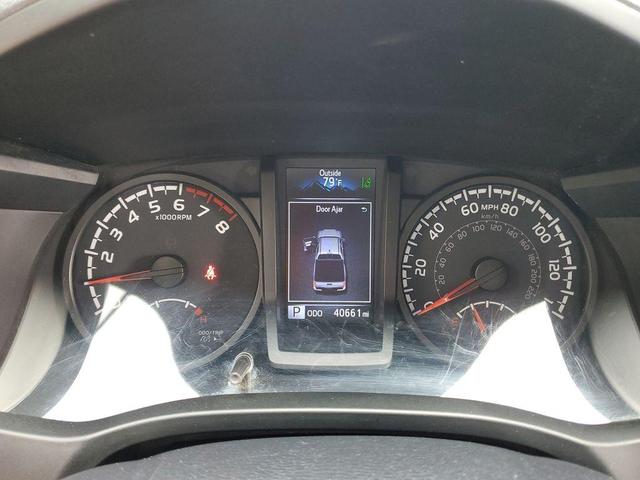 Photo of 2020 Super White Toyota Tacoma