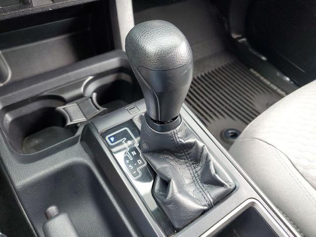 Photo of 2020 Super White Toyota Tacoma