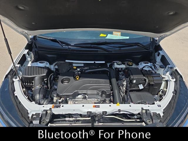 Photo of 2023 Summit White Chevrolet Equinox