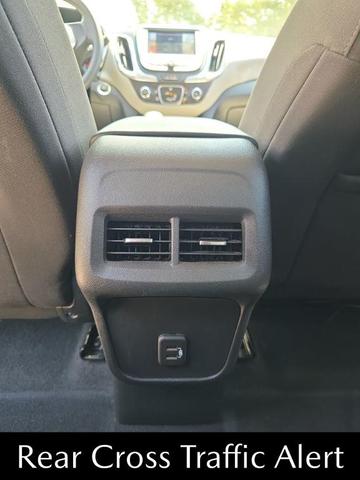 Photo of 2023 Summit White Chevrolet Equinox