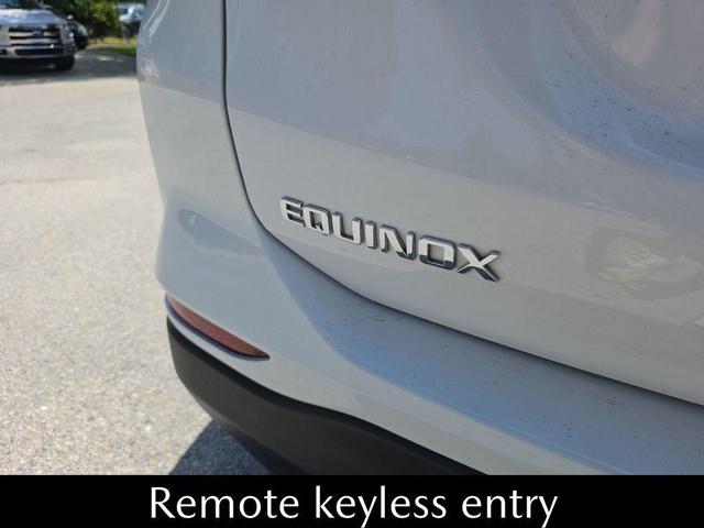Photo of 2023 Summit White Chevrolet Equinox