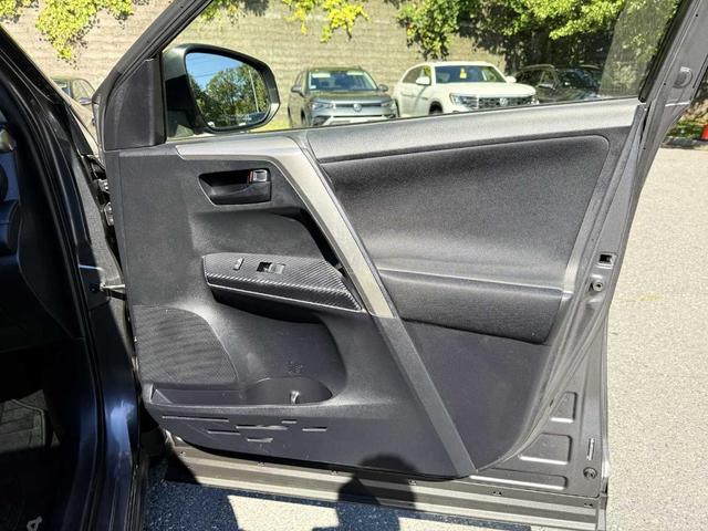 Photo of 2013 Magnetic Gray Metallic Toyota RAV4