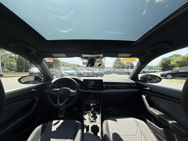 Photo of 2025 Deep Black Pearl Effect Volkswagen Jetta GLI