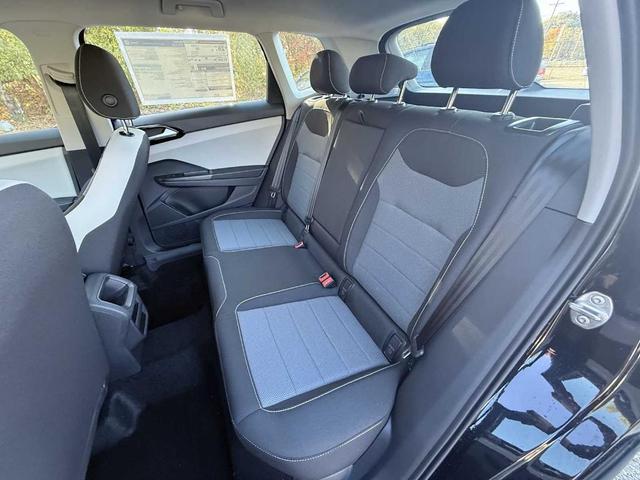 Photo of 2025 Deep Black Pearl Effect Volkswagen Taos