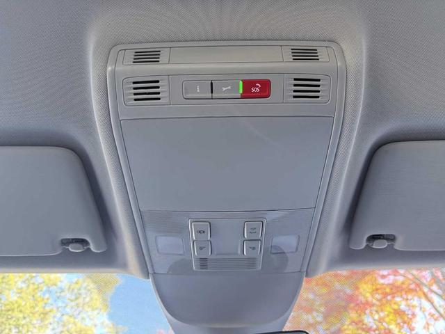 Photo of 2025 Deep Black Pearl Effect Volkswagen Taos