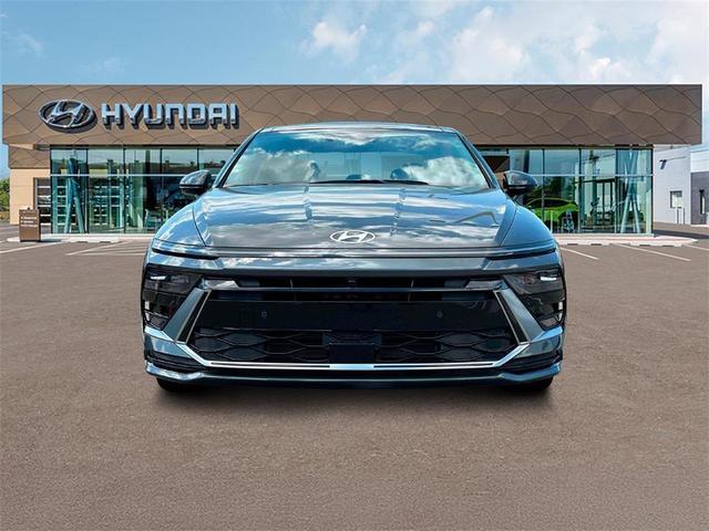 Photo of 2025 Portofino Gray Hyundai SONATA Hybrid