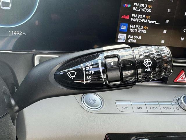 Photo of 2023 Phantom Black Hyundai ELANTRA