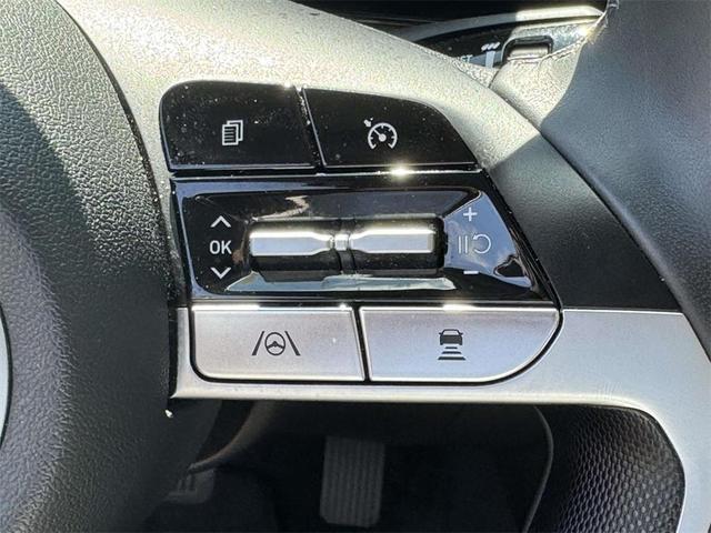 Photo of 2023 Phantom Black Hyundai ELANTRA