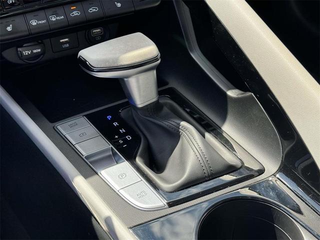 Photo of 2023 Phantom Black Hyundai ELANTRA