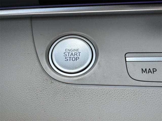 Photo of 2023 Phantom Black Hyundai ELANTRA